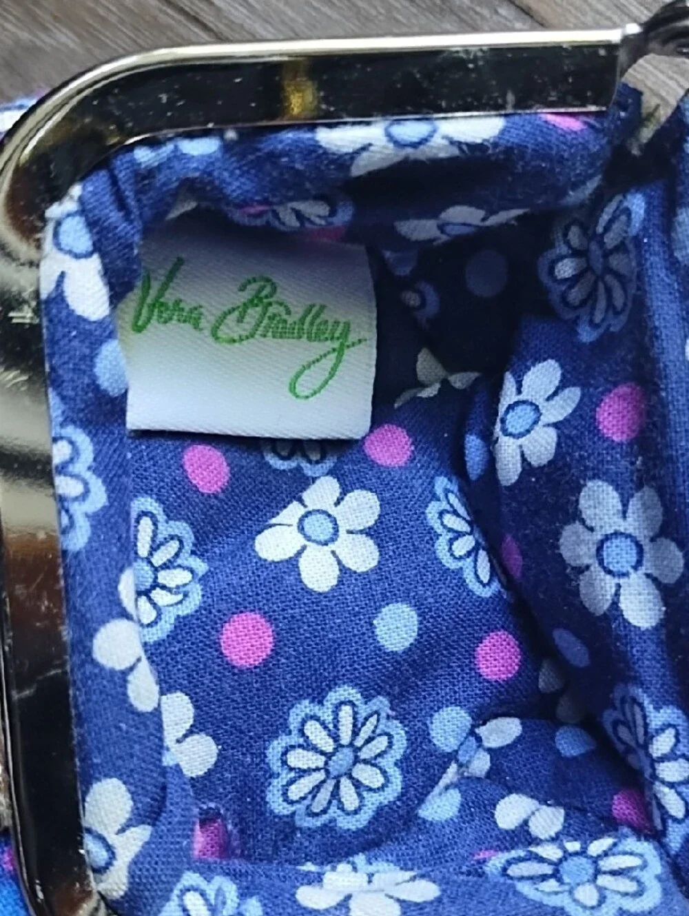 Vera Bradley Pink & Navy Paisley Quilted Coin Purse with Kiss-Lock Frame - Picture 3 of 4